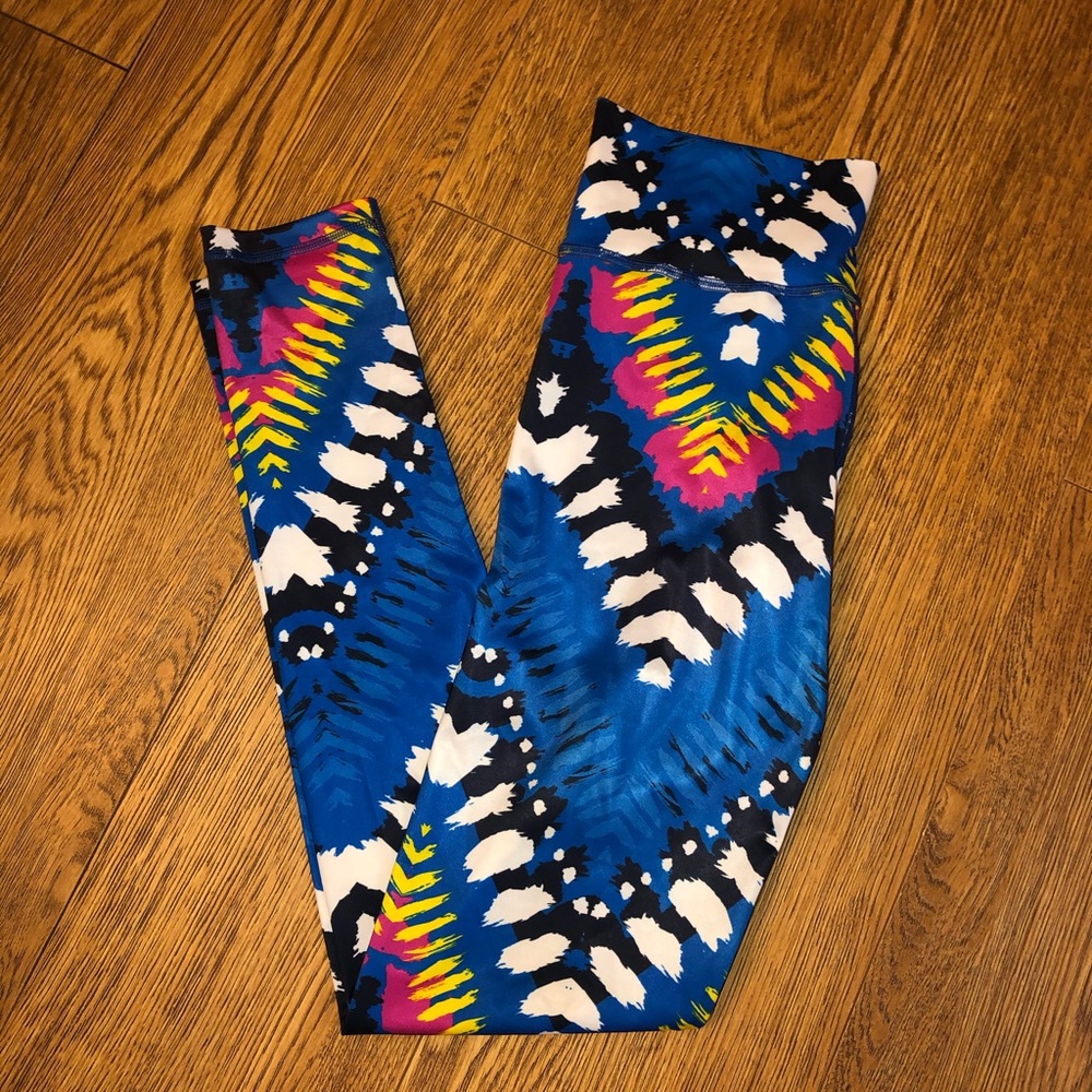 JIVA Cropped Aztec Print Leggings